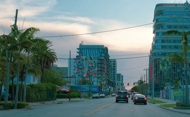 Miami czy jest bezpiecznie? Odkryj niebezpieczne dzielnice i porady